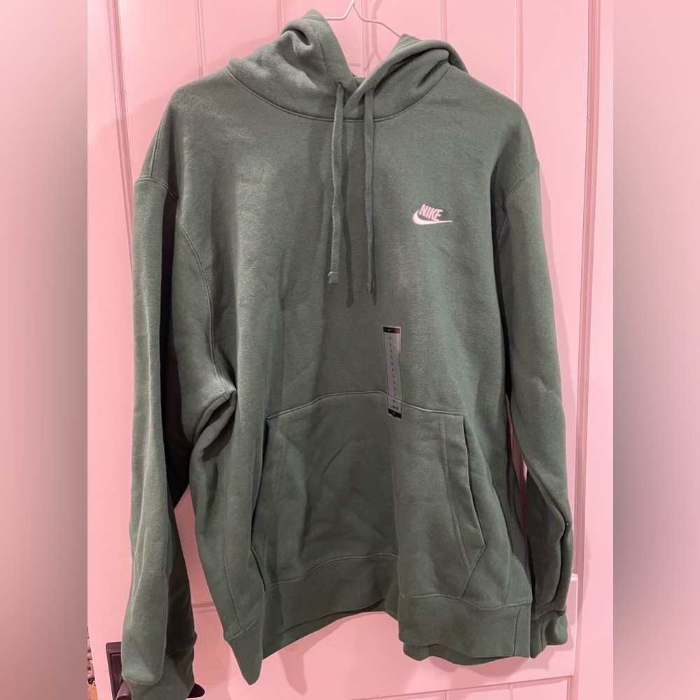 NWT GREEN NIKE SWEATSHIRT/HOODIE
